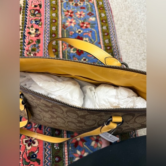 Coach City Tote Bag size large NWT - Picture 4 of 4